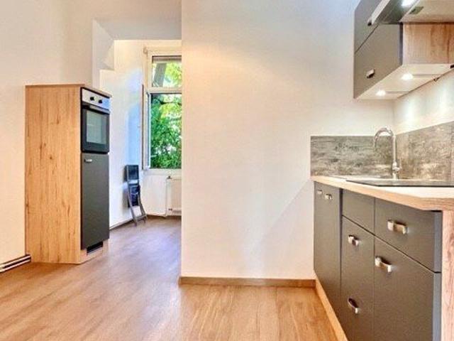 Altbau Großgarconniere im Hochparterre, ruhige Lage ab 1.10. beziehbar