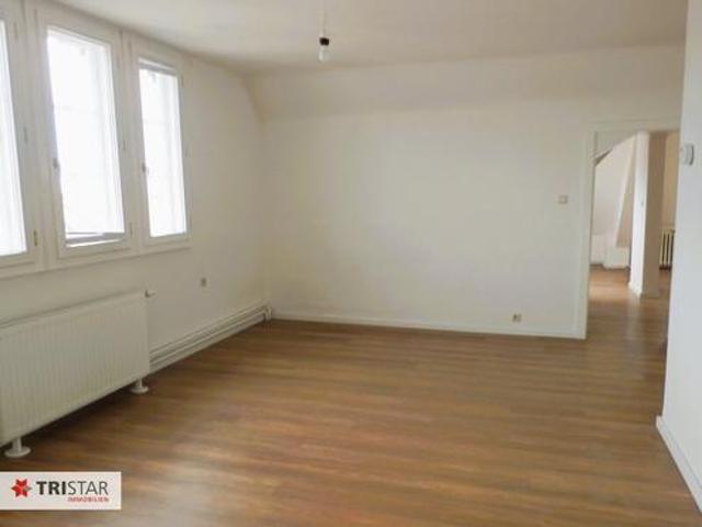 Altbau Dachgeschoßwohnung mit Flair