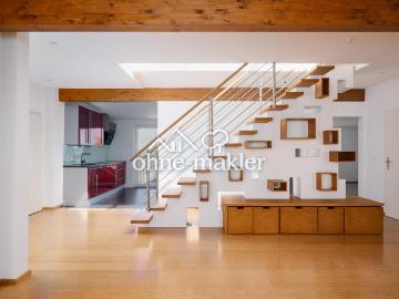 Altbau Dachgeschosswohnung mit privater Dachterrasse am Adolfplatz — 127m², provisionsfrei