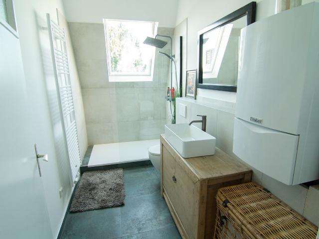 ALTBAU Freshly refurbished & stylishly furnished 2.5 room apartment in Mülheim Ruhr, Mulheim an der Ruhr Amsterdam Apartments for Rent