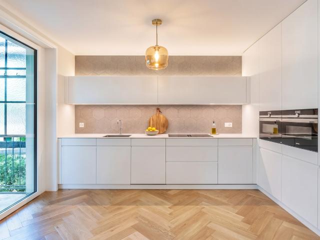 ALTBAU KÜSST MODERNE WOHNERLEBNIS NÄHE REIHNPROMENADE