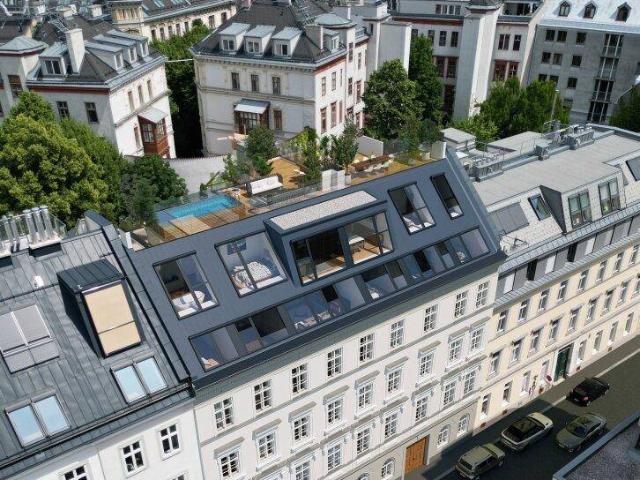 Altbau Juwel: Erstbezug nach Luxus Sanierung mit traumhaften Freiflächen