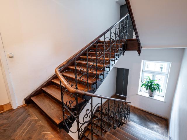Altbau Liebe im Herzen des Französischen Viertels