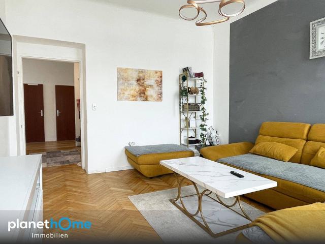 Altbau Liebhaber aufgepasst: Zentrale Wohnung mit Flair steht für Sie bereit!