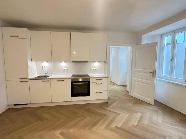 Altbau Maisonette in unmittelbarer Nähe zum Naschmarkt