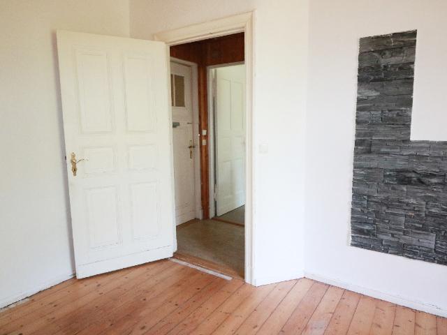 Altbau mit Einbauküche und Gemeinschaftsgarten