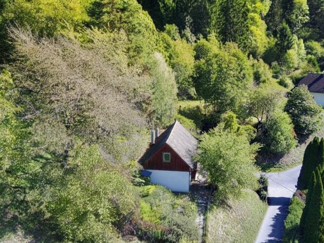 Altbau mit Potenzial in Hanglage für Visionäre mit traumhaftem Blick nach Süden