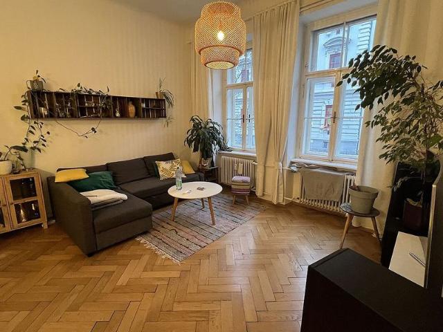 Altbau Miet­woh­nung mit Balkon und Gartenmitbenutzung  Graz Klosterwiesgasse
