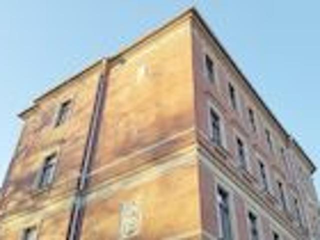 Altbau neu saniert: sonnige 3,5 Zi. Whg. am Conertplatz