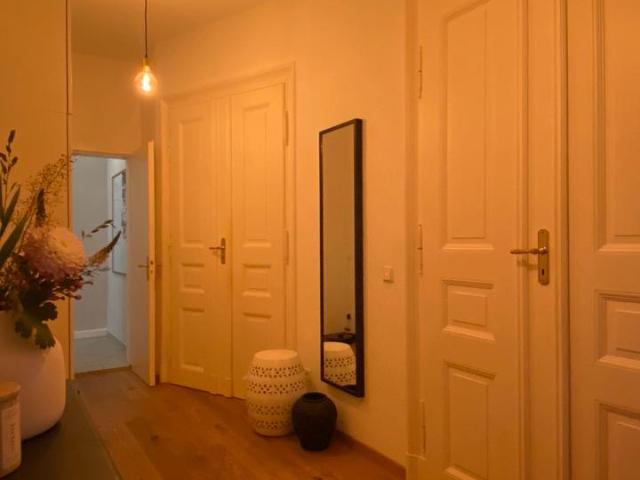 Altbau Wohnung im Waldstraßenviertel | Stuck Parkett Flügeltüren
