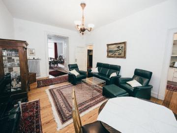 Altbau Wohnung mit Balkon, Toplage in Bonn, Rheinnähe – zeitwohnen.de