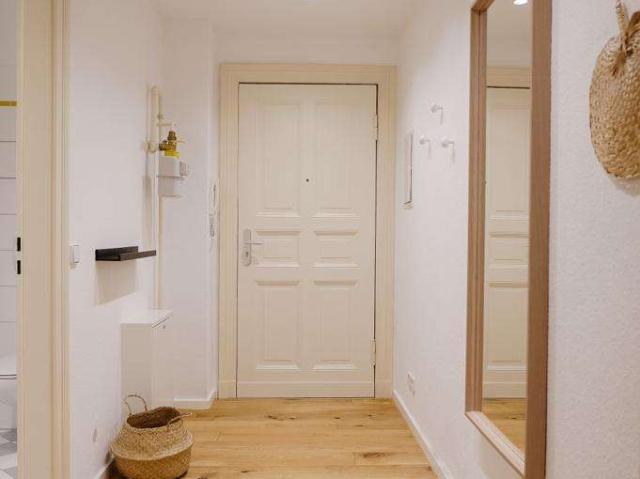 Altbau Wohnung mit Stuck, großzügiger Küche im Herzen von Prenzlauer Berg, provisionsfrei