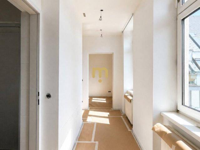ALTBAU TRIFFT BALKON – frisch sanierte 2 Zimmer Wohnung mit Lift, Balkon & voll ausgestatteter Küche