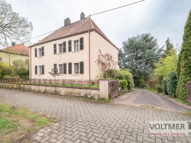 ALTBAU TRIFFT ENERGIEEFFIZIENZ freistehendes Einfamilienhaus mit Garten in Neunkirchen!