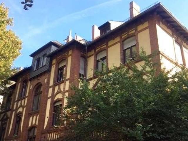 Altbau Villa! Komplett möbliert! chick stilvoll sonnig ruhig 3,5 Zimmer Dachgeschoss mit Traumblick