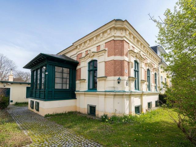 Altbau Villa mit Gartenhaus in bester Mödlinger Wohnlage
