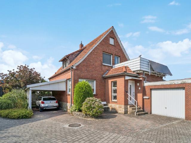 Altbaucharme, harmonische Raumaufteilung und das gewisse Etwas – Einfamilienhaus mit Charakter!