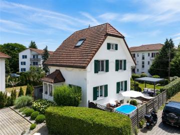 Altbaucharme trifft modernen Wohnkomfort