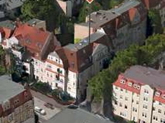 Altbaucharme trifft auf großzügiges Wohnen – 2 Raum Wohnung mit Balkon