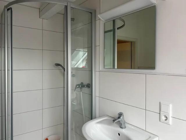 Altbaucharme unterm Dach: Modernisierte Dachgeschosswohnung im Herzen Gevelsbergs