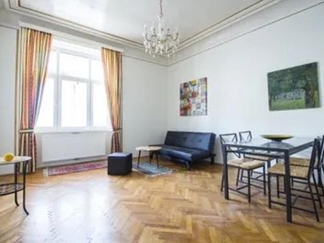 Altbauflair | 2 Zimmer mit extra Küche | 58 m² | 1.Stock | U4/U6 Längenfeldgasse 5 Gehminuten