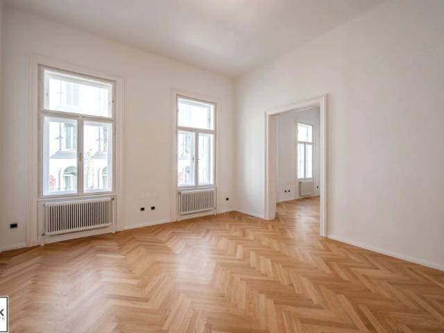 Altbauflair trifft Citynähe: schöne 4 Zimmer Wohnung in beliebter Lage Zweitbezug nach Sanierung bezugsfertig 1.10.2026