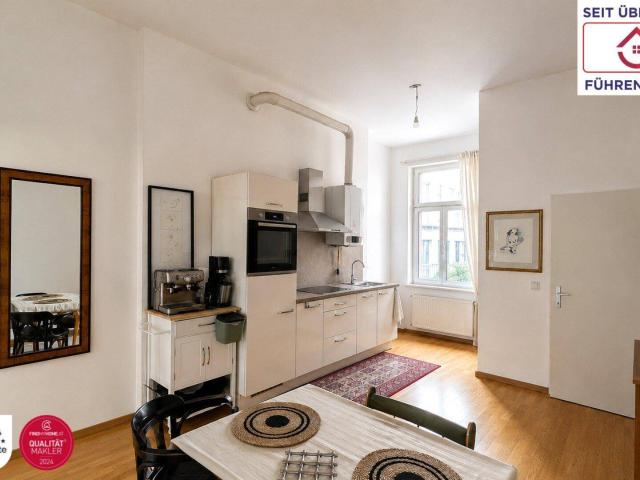 Altbauflair in Perfektion – Exklusive 2 Zimmerwohnung mit hochwertiger Sanierung