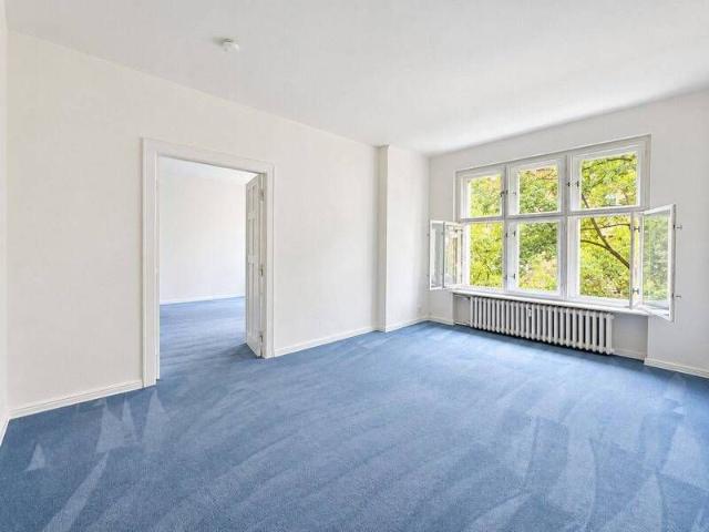 Altbaujuwel in Charlottenburg 4 Zimmer, Balkon & Aufzug nahe Ku'damm