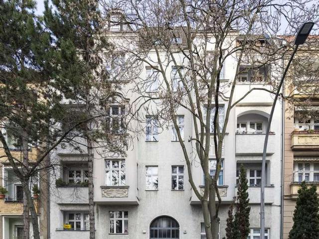 Altbaujuwel in Steglitz Zehlendorf: Großzügige 3 Zimmerwohnung mit Balkon und Eigennutzoption!