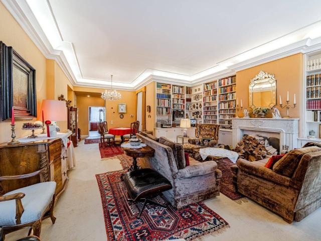 Altbaujuwel mit 500 m² Gemeinschaftsgarten und Garage
