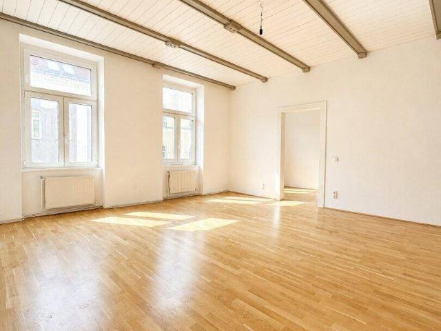 Altbauklassiker in der Josefstadt – großzügige 3,5 Zimmer Wohnung im 3. Liftstock