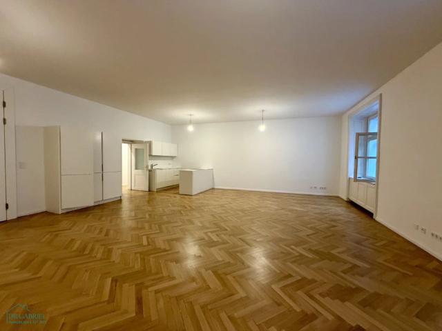 STILVOLLE INNENSTADT WOHNUNG