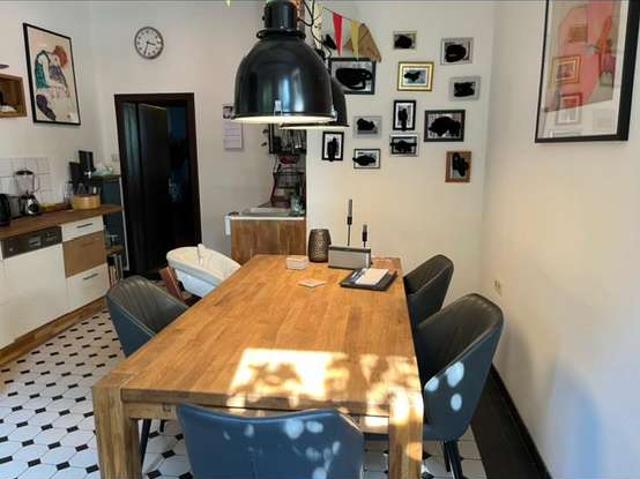 Altbauperle mit eigenem Parkplatz, Garten und separatem Gartenstudio