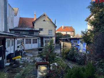 Altbestand auf traumhaftem Baugrundstück in Wiener Neustadt!
