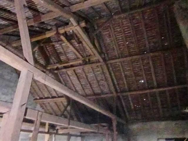 Alte Immobilie als Lagerhaus mit Wohnpotenzial zu verkaufen