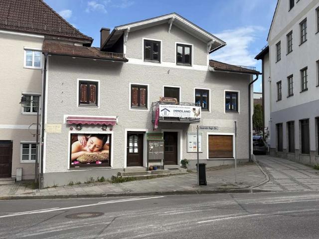 Alteingesessenes Wohn und Geschäftshaus im Herzen von Ebersberg mit Ausbau Potential