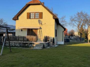 Haus zum Verkauf in 9500 - Parkplatz