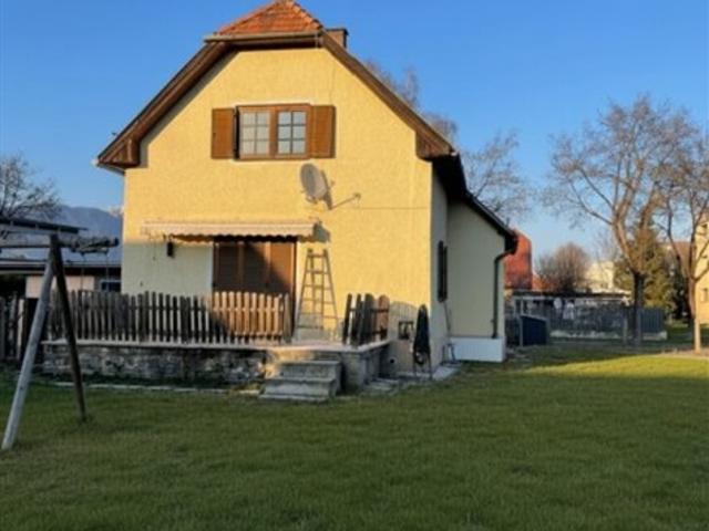 Altes Wohnhaus mit Charakter in begehrter, sonniger Lage unweit des Zentrums
