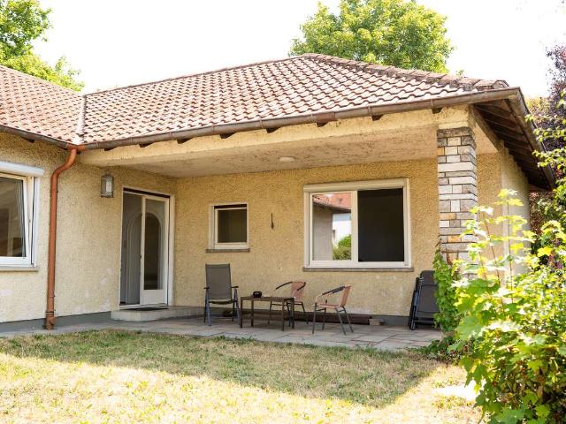 Alter Bungalow mit genehmigtem Bauprojekt von 450 qm Wohnfläche
