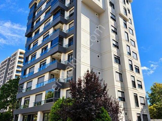 Alternatifsiz Kozyatağı Geniş Orantılı M2 Balkon,ebeveyn B.iskanlı Fırsat Daire