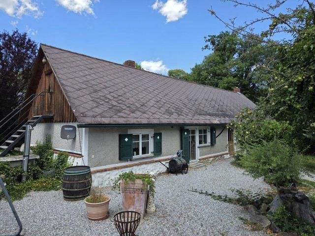 Älteres Bauernhaus mit Potenzial und tollem Grundstück im Bauland in erhöhter und sonniger Ruhelage