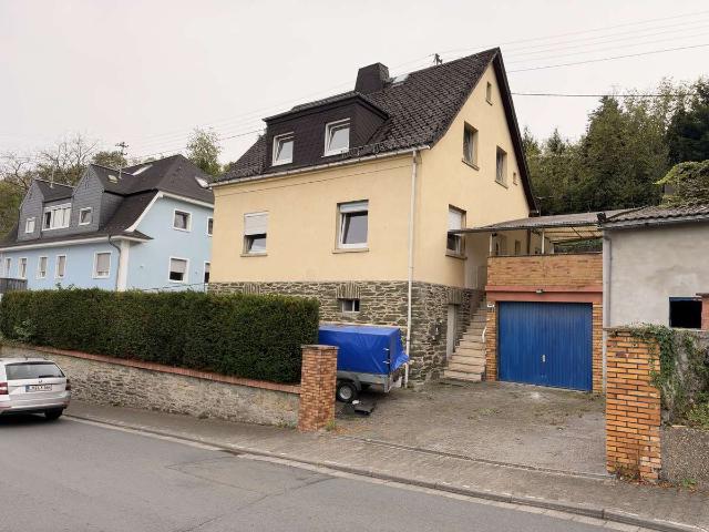 Älteres EFH mit Garten und Garage in zentraler Lage von Runkel