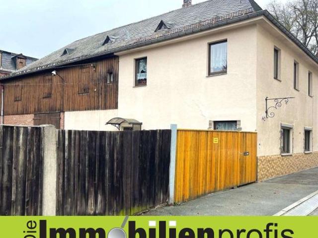 Älteres Einfamilienhaus mit Wohnmobilstellplatz/ Garage in Oelsnitz