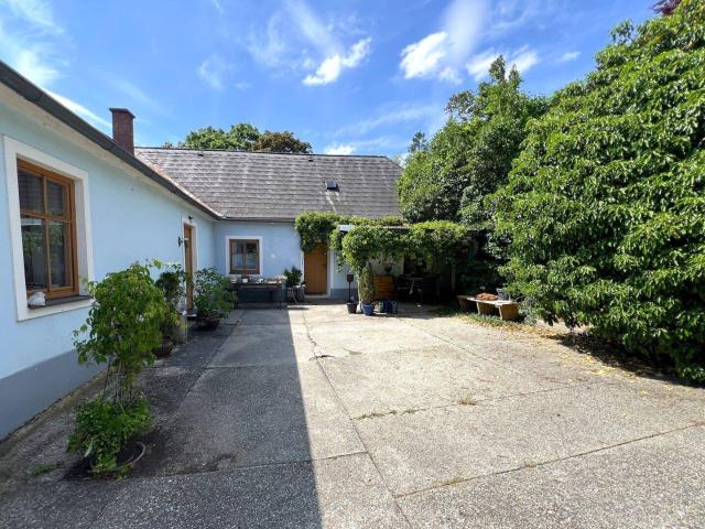 Älteres Landhaus mit Gartenoase im Kamptal!