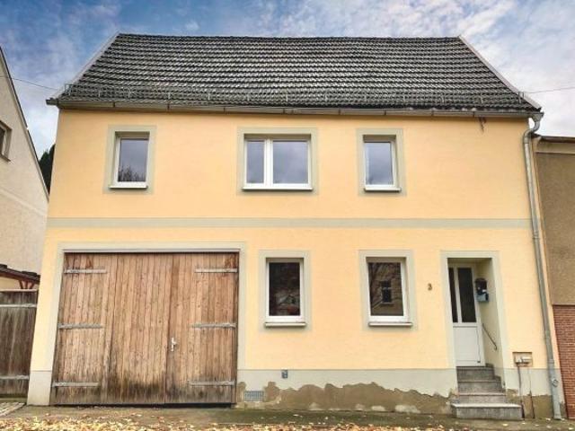 Älteres Wohnhaus mit Hofdurchfahrt !