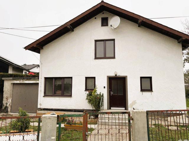 ÄLTERES WOHNHAUS auf 470 m² Grundstück in ruhiger Siedlungslage