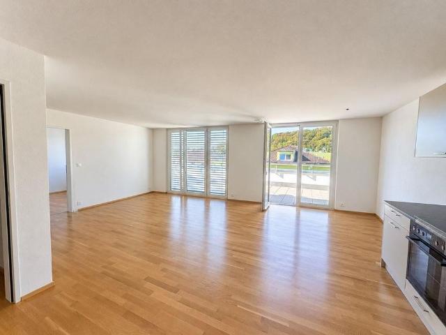 Altersgerechte und moderne 2.5 Zimmer Wohnung