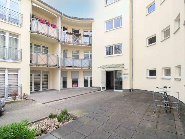 Altersgerechte Wohnung mit Aufzug, Tiefgarage und sonnigem Balkon – demnächst Bezugsfrei