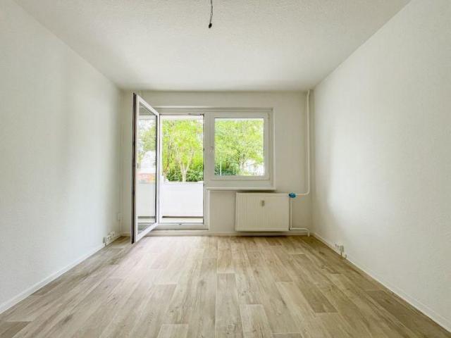 Altersgerechtes Wohnen: Frisch renovierte Erdgeschoss Wohnung mit Balkon