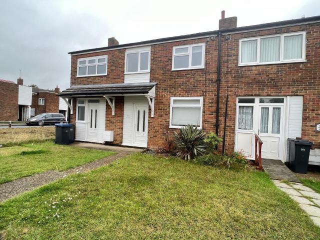 Altham Grove, HARLOW 3 bed house to rent £1,950 pcm £450 pw